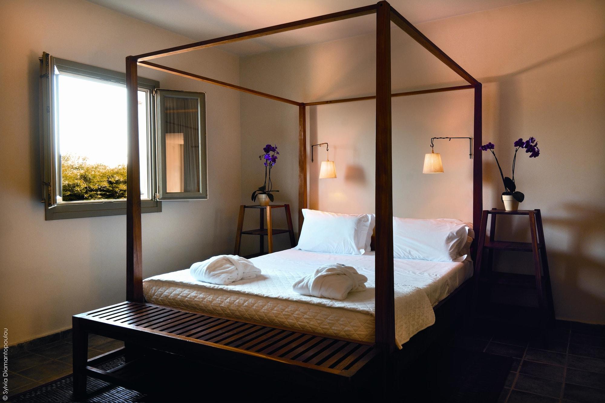 Emelisse Nature Hotel